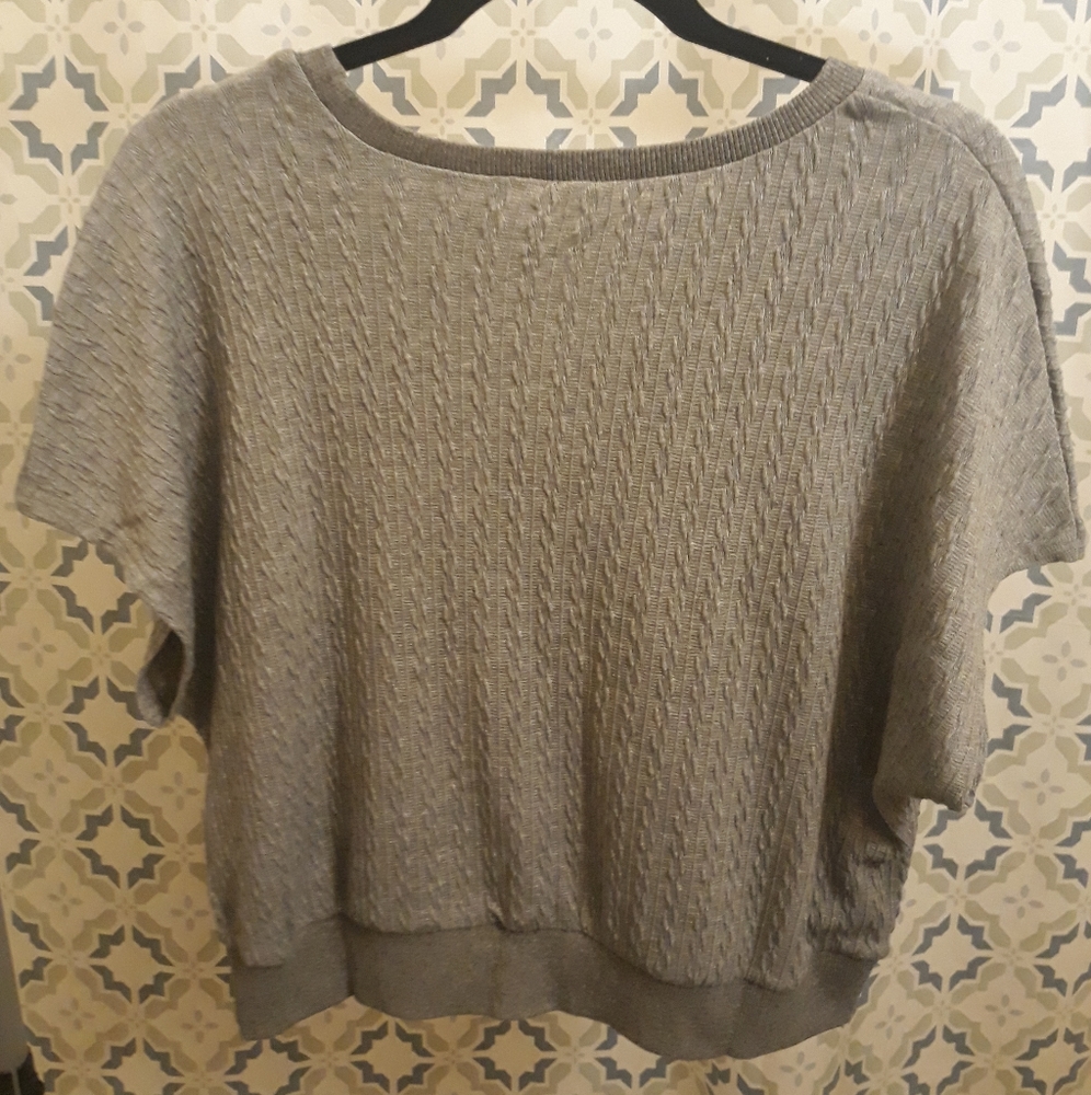 NEW GREY TEXTURED KNIT SHORT SLEEVE TOP
